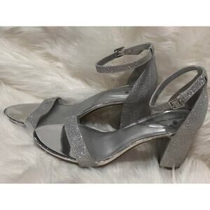Bandolino Silver Shimmer Block Heel Sandals Size 7.5